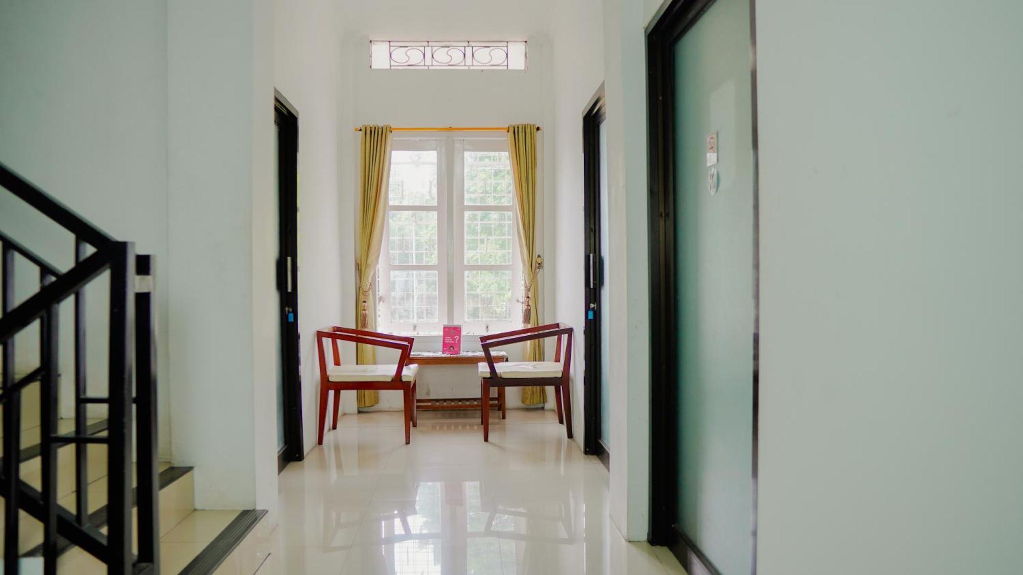Dormitory Tourism Sritanjung Banyuwangi By Gajahsora Management ภายนอก รูปภาพ