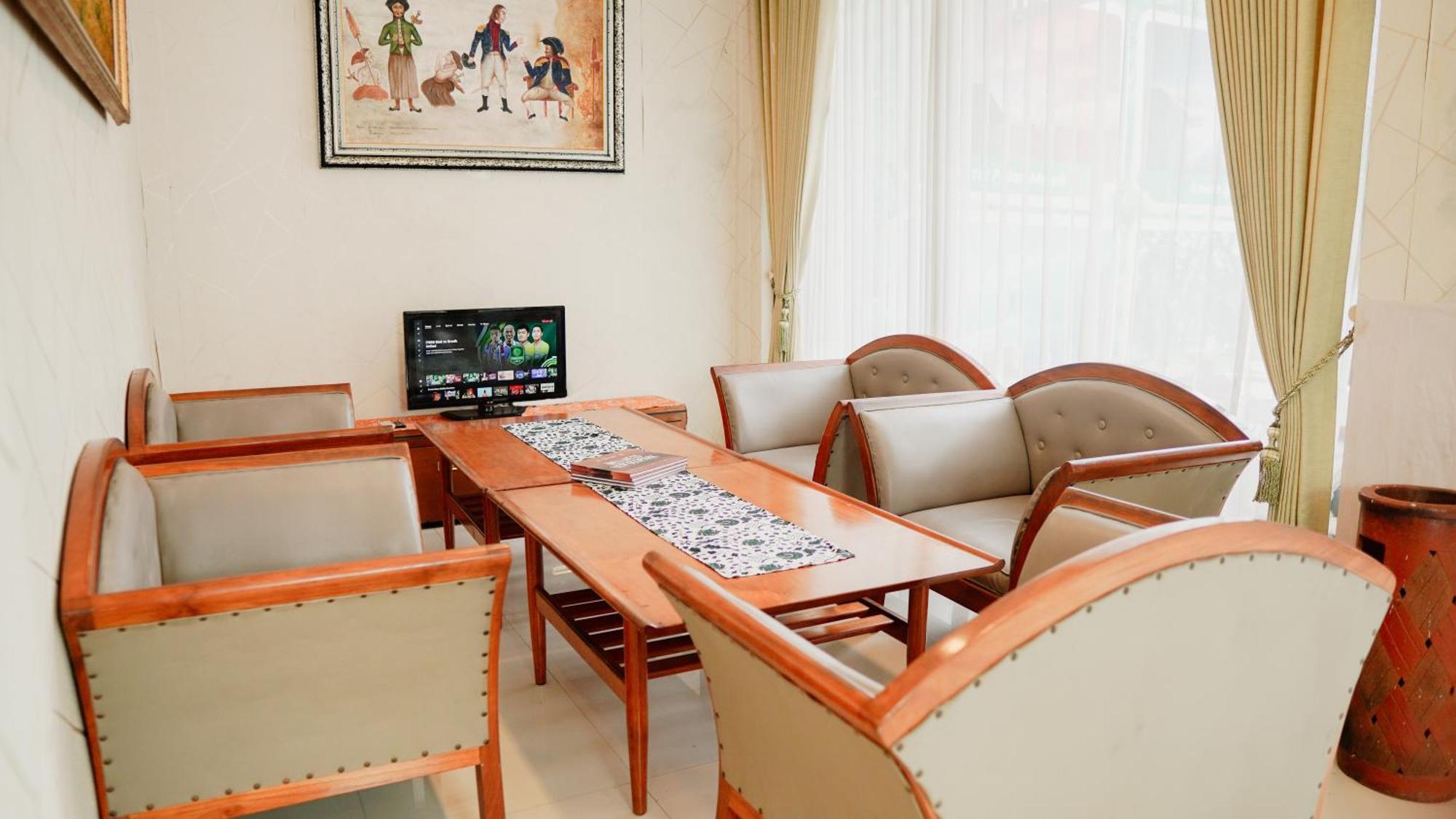 Dormitory Tourism Sritanjung Banyuwangi By Gajahsora Management ภายนอก รูปภาพ