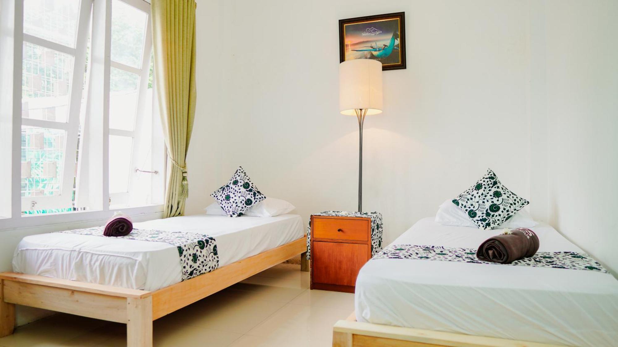 Dormitory Tourism Sritanjung Banyuwangi By Gajahsora Management ภายนอก รูปภาพ