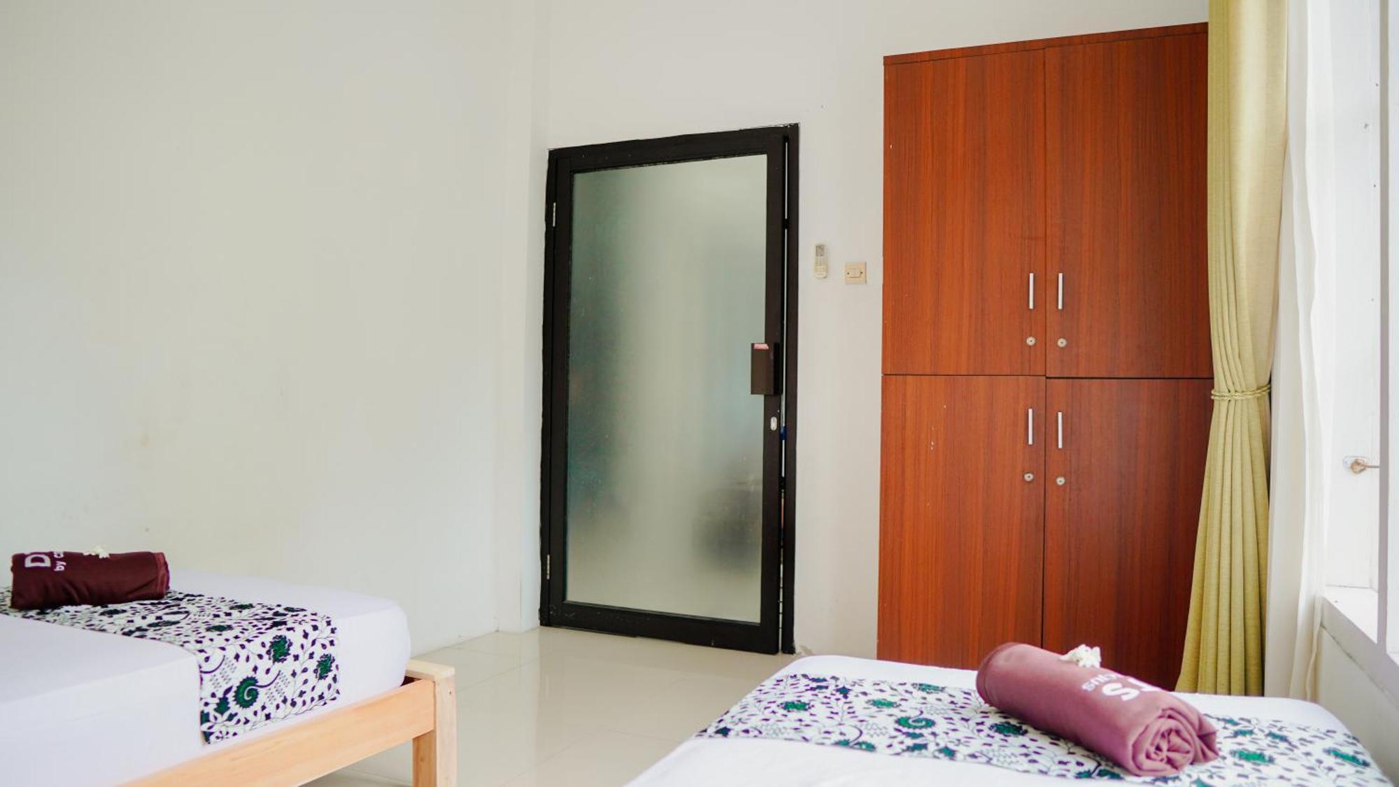 Dormitory Tourism Sritanjung Banyuwangi By Gajahsora Management ภายนอก รูปภาพ
