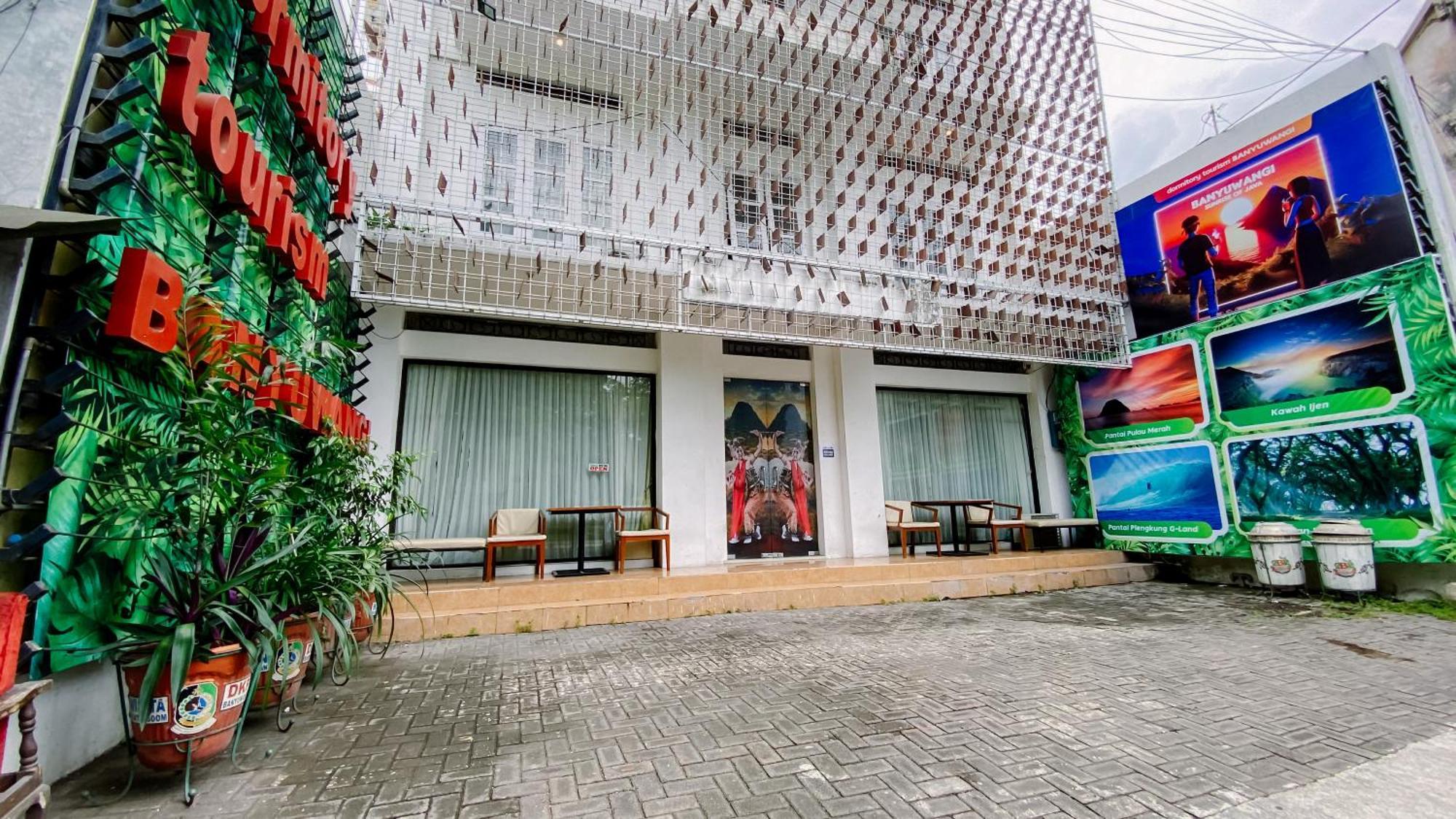Dormitory Tourism Sritanjung Banyuwangi By Gajahsora Management ภายนอก รูปภาพ