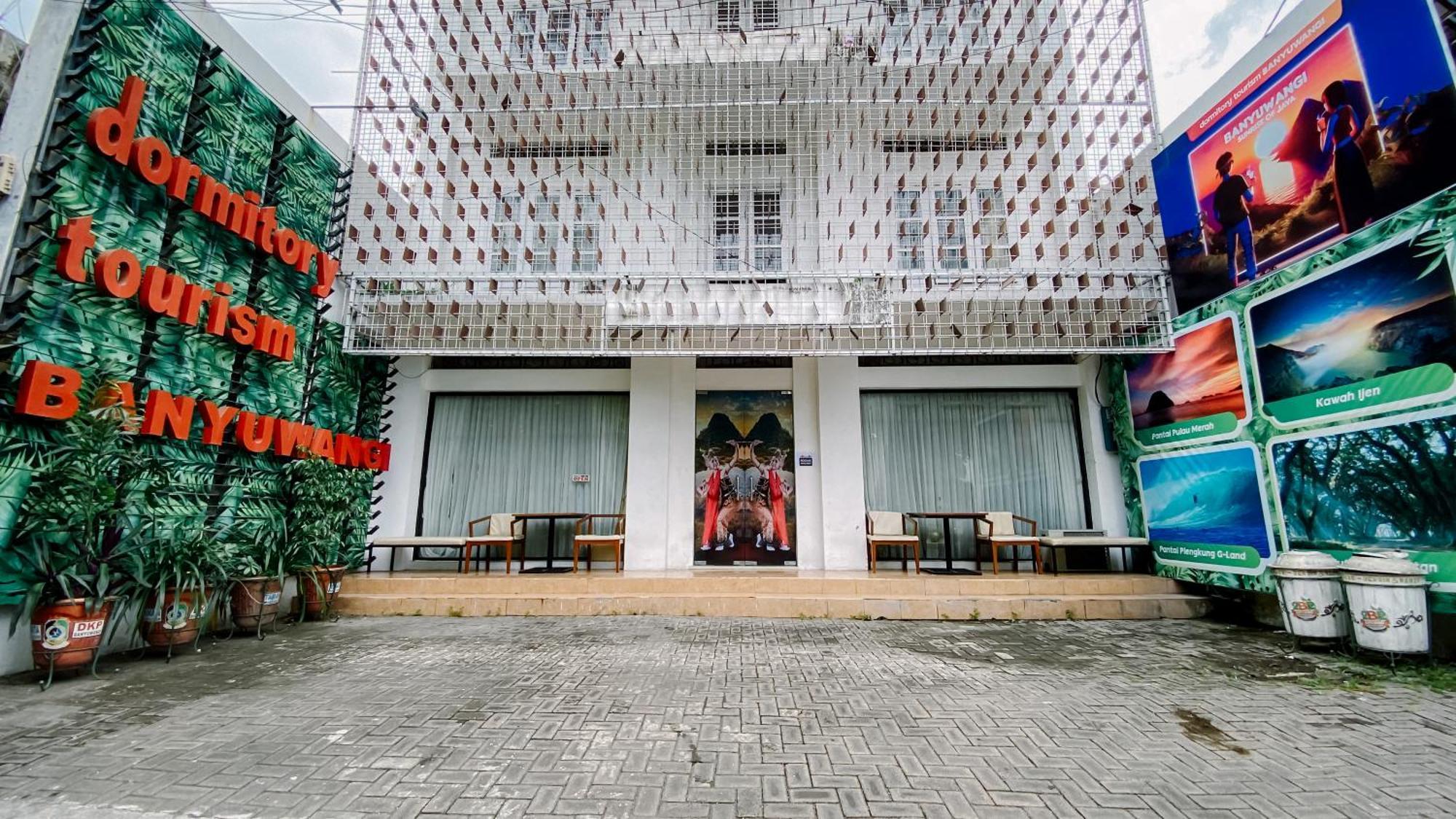 Dormitory Tourism Sritanjung Banyuwangi By Gajahsora Management ภายนอก รูปภาพ